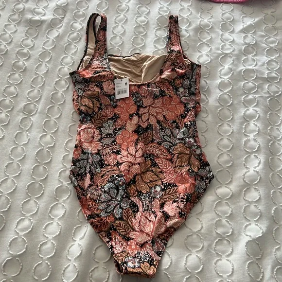 A Pea In The Pod Maternity Floral Multicolored One Piece SwimSuit SZ M - Picture 4 of 6